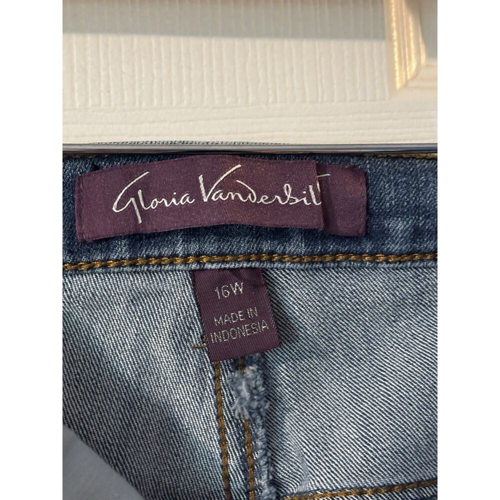 Gloria Vanderbilt 16 W Amanda Jeans Capri Length Stretchy 5 Pocket Blue Denim - Picture 3 of 6